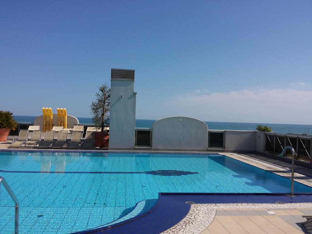 Eraclea Palace Hotel 4 Stelle S Eraclea Mare Exterior photo